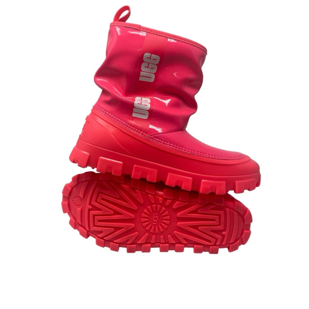 UGG Women’s Classic Brellah‎ Mini Boots Pink Women’s Size 6 Waterproof NWOB